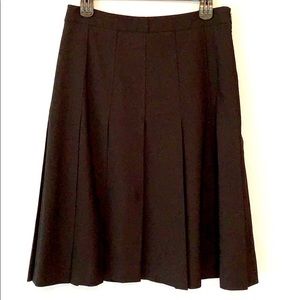 THEORY pleated black skirt size 4, knee length *